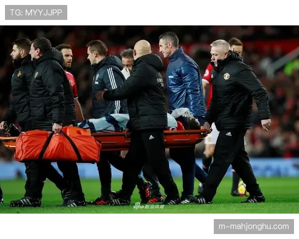 “现场花絮：大雨中进行的南安普顿对阵利兹联，场地积水影响比赛节奏”